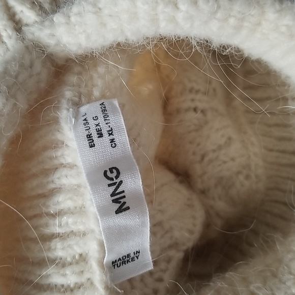 ❄ MNG Cream Sweater Size L - Picture 12 of 12